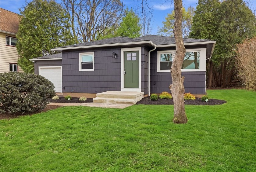 MOVE IN READY 3-bedroom, 1.5-bath ranch with a 1-car garage and - photo 2