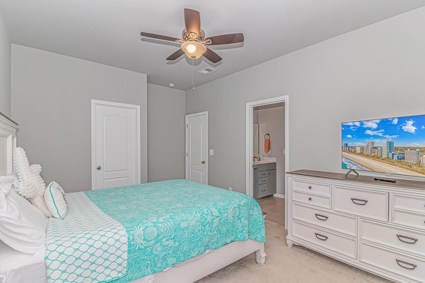 Welcome to this beautiful 3-bedroom, 2.5-bath home Fully - photo 19