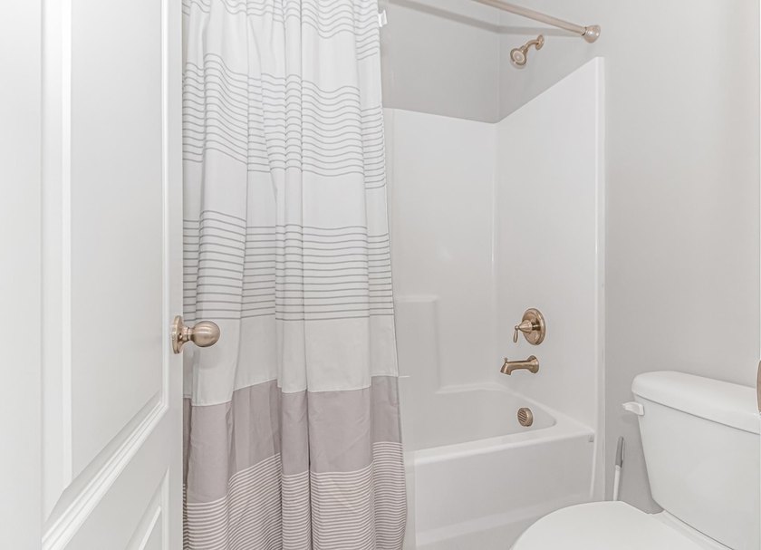 Welcome to this beautiful 3-bedroom, 2.5-bath home Fully - photo 21