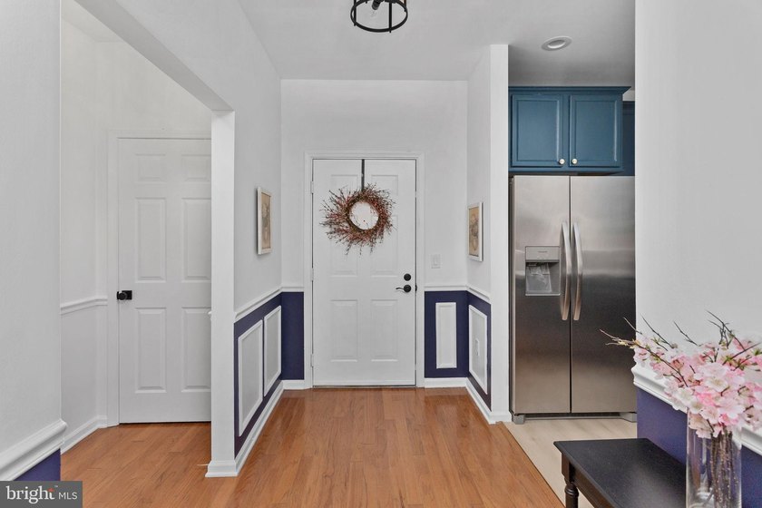 Welcome to 1119 Colts Circle, located in Carriage Park at - photo 4