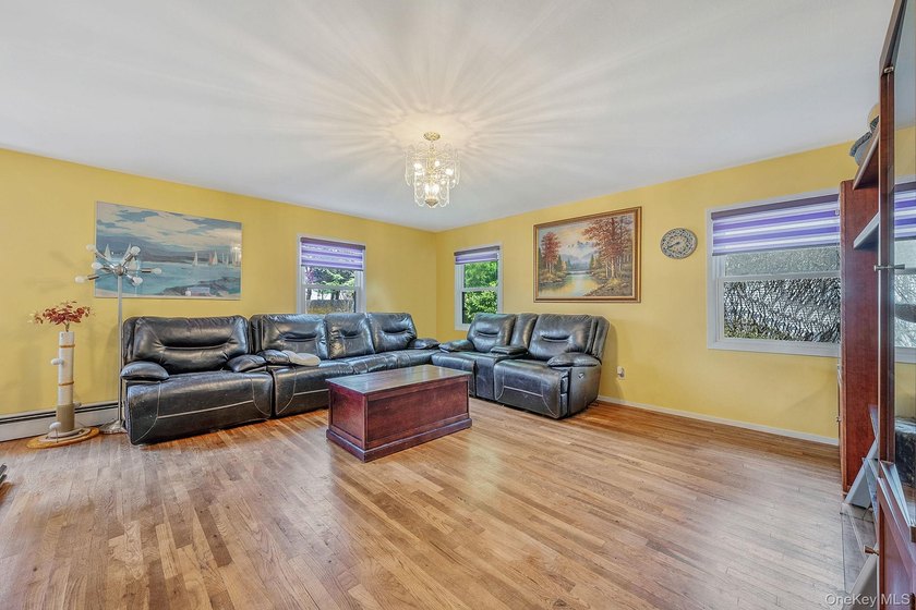 **FULLY BACK ON THE MARKET!!** Welcome to 16 Manchester, a - photo 5