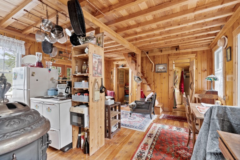 Waterfront cabin on Bead Lake SOLD - photo 2