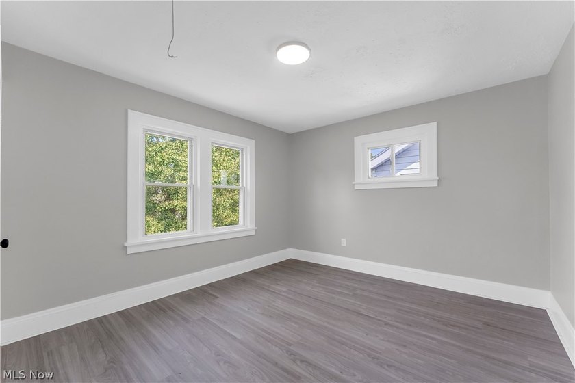 This beautifully renovated 3-bedroom, 2-bathroom home offers - photo 17