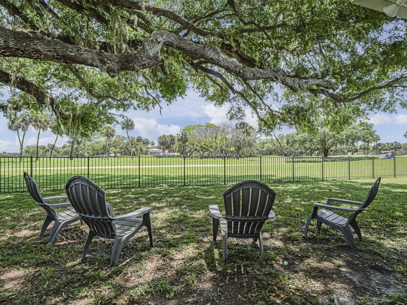 WOW!!! Panoramic View of VBCC Golf course! Set on the 2nd hole - photo 40