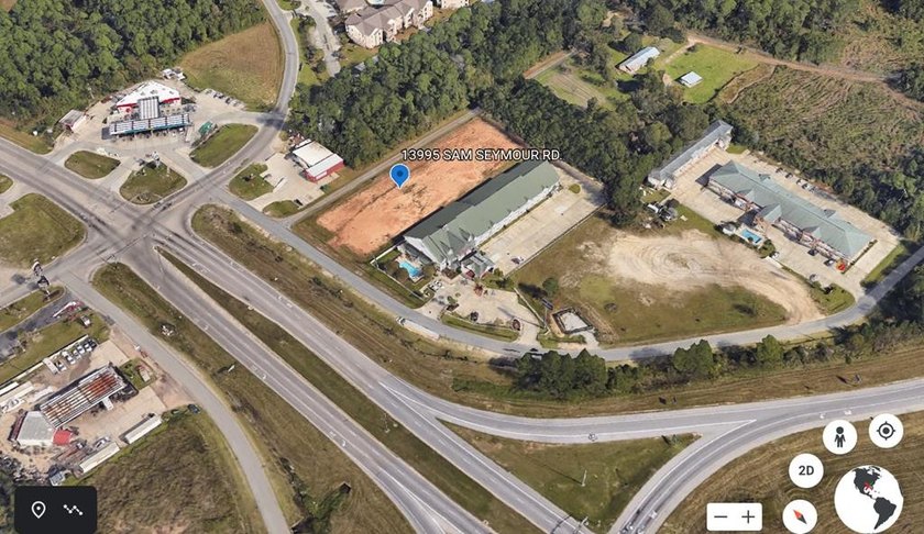 PERFECT LOCATION! THIS PRIME COMMERCIAL PROPERTY IS DIRECTLY OFF - photo 5
