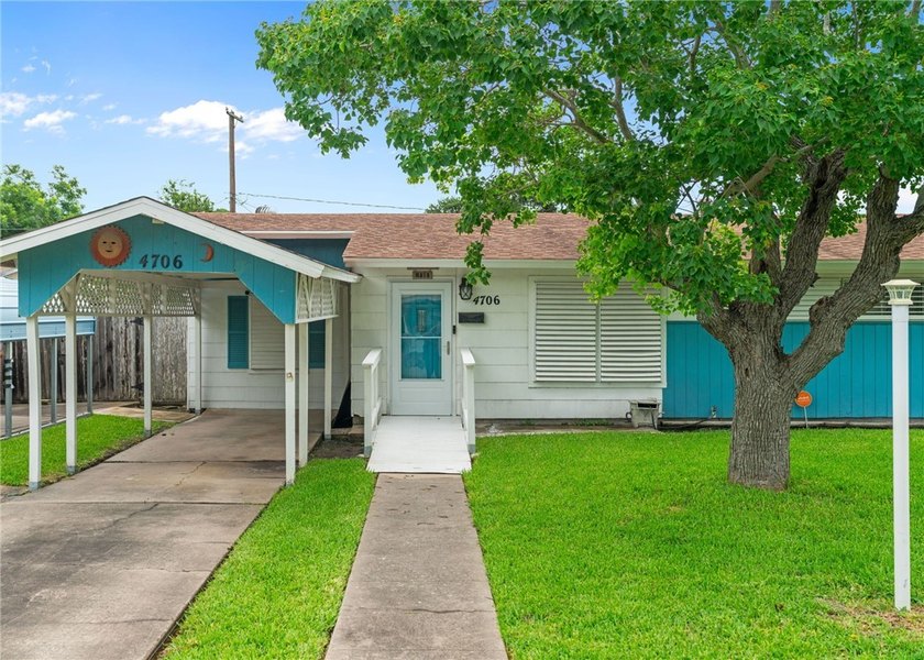 Welcome to this move-in ready gem, perfect for first-time - photo 2