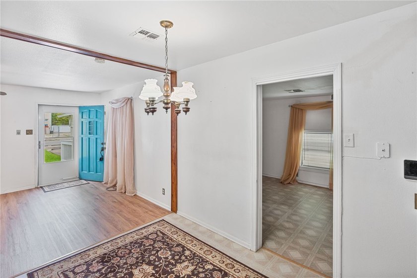 Welcome to this move-in ready gem, perfect for first-time - photo 7