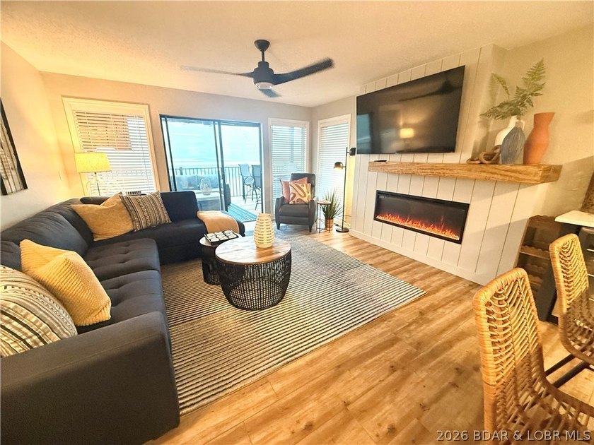LUXURY LAKEFRONT WALK-IN LEVEL 12x28 SLIP + NEXT TO POINT POOL! - photo 12