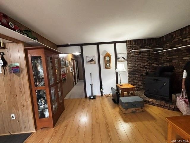 Lindenhurst Ranch, 3 Bedrooms, LR w/ Fireplace, Enclosed Sunroom - photo 17