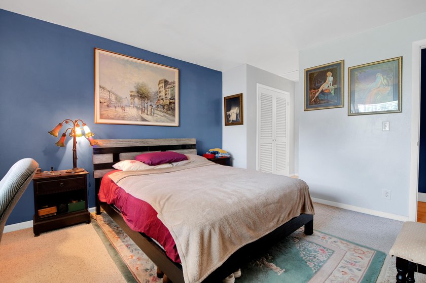 Welcome to this bright 2-bedroom, 2-bathroom condominium located - photo 18