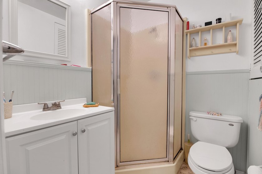 Welcome to this bright 2-bedroom, 2-bathroom condominium located - photo 20