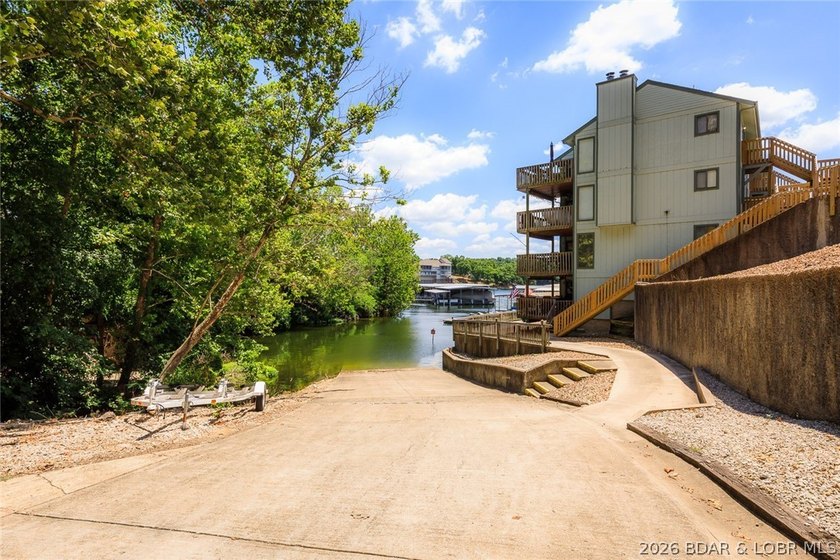 LUXURY LAKEFRONT WALK-IN LEVEL 12x28 SLIP + NEXT TO POINT POOL! - photo 43