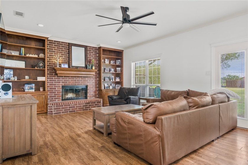 NEW PRICE ALERT!!! Looking for that rare unicorn property? - photo 2