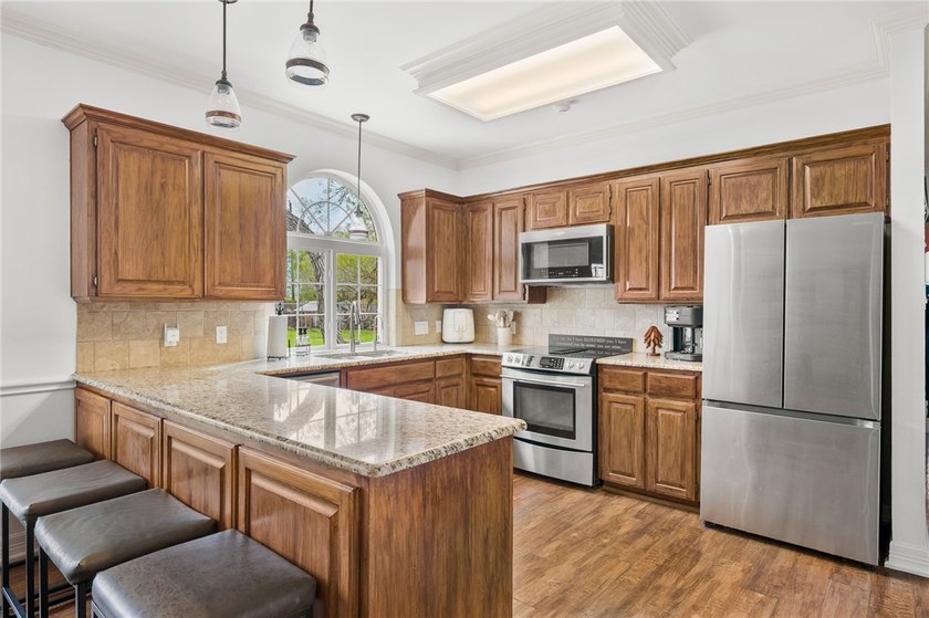 NEW PRICE ALERT!!! Looking for that rare unicorn property? - photo 3