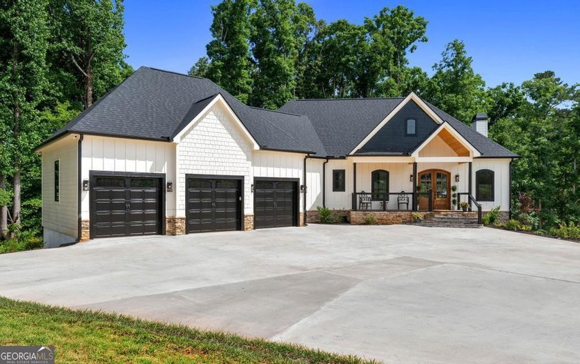 Almost brand new home on beautiful Lake Hartwell located just - photo 2