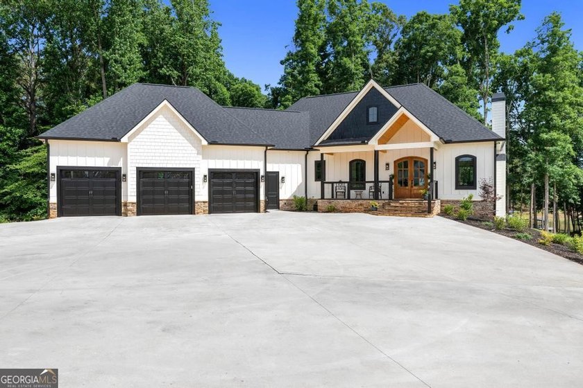 Almost brand new home on beautiful Lake Hartwell located just - photo 3