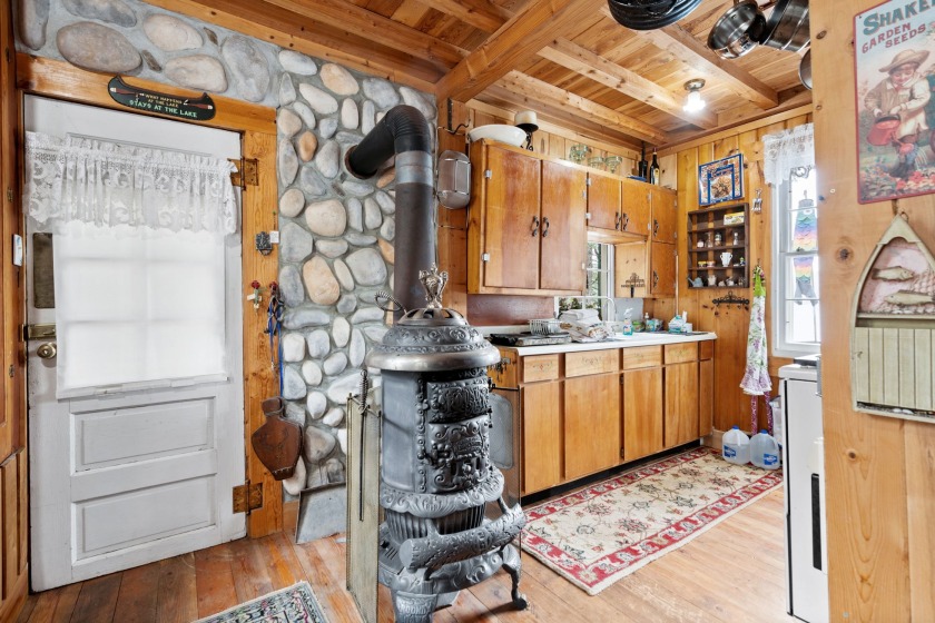 Waterfront cabin on Bead Lake SOLD - photo 6