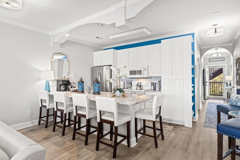 FULLY UPDATED,ELEVATOR BUILDING, PREFESSIONALLY FURNISHED, END - photo 14