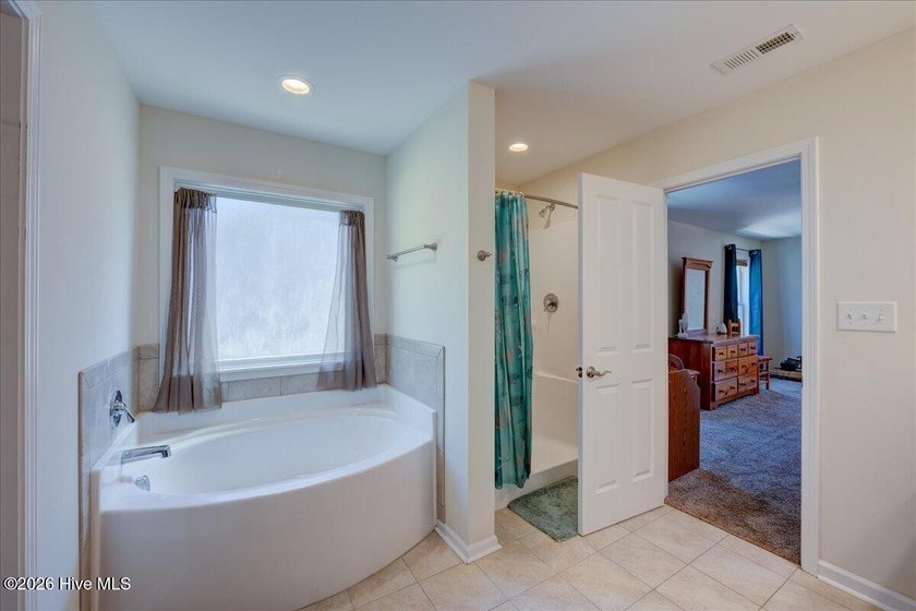 Looking for a spacious home to accommodate many lifestyles. This - photo 25