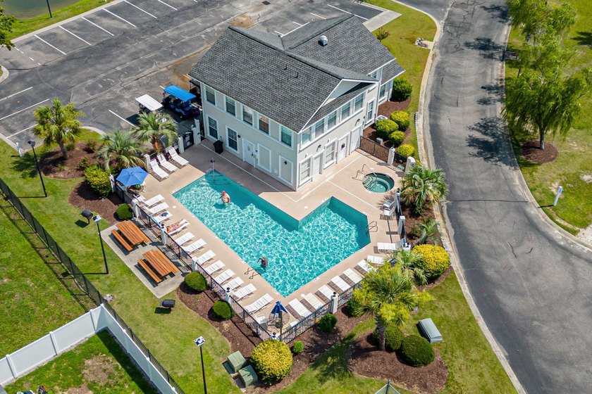 FULLY UPDATED,ELEVATOR BUILDING, PREFESSIONALLY FURNISHED, END - photo 36