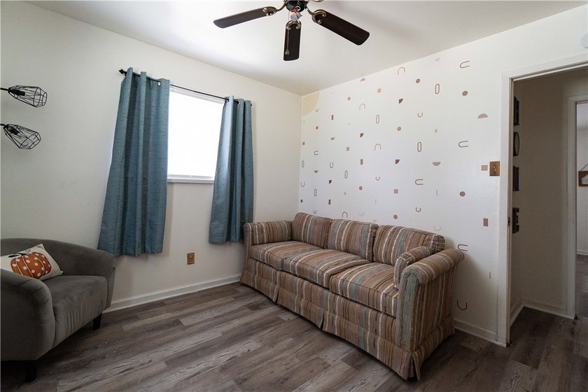 Motivated Seller! Charming 3-bedroom Corpus Christi home with a - photo 8