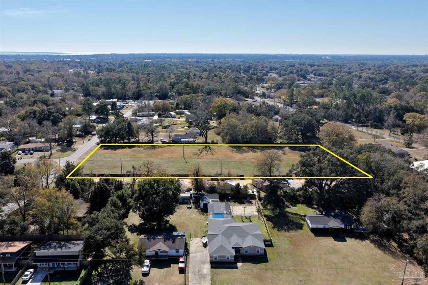 Endless possibilities with this land!! It has been previously - photo 3