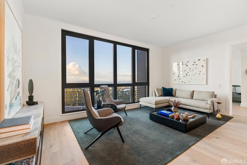 The Residences at Yerba Buena Island offer a rare opportunity to - photo 11