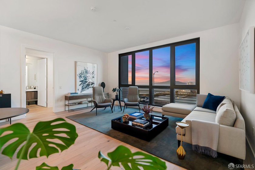 The Residences at Yerba Buena Island offer a rare opportunity to - photo 12