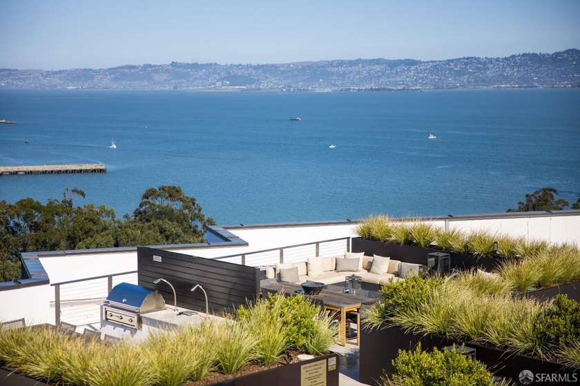 The Residences at Yerba Buena Island offer a rare opportunity to - photo 28