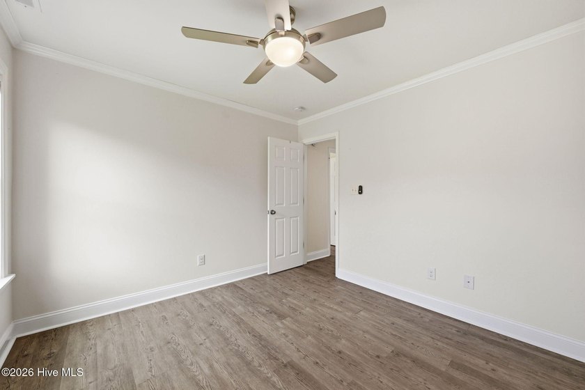 Motivated Seller--bring your offer! This beautifully maintained - photo 29