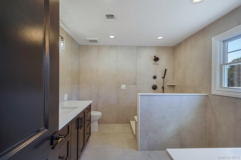 TO BE BUILT. Custom Built Spectacular Center Hall Colonial New - photo 5