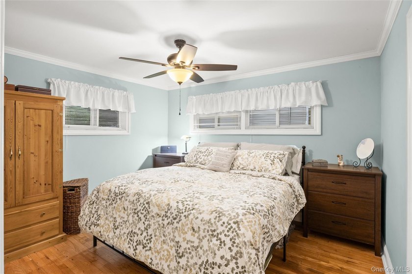 Welcome to this charming and well-maintained Ranch, perfectly - photo 11