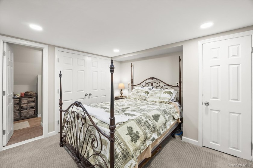 Welcome to this charming and well-maintained Ranch, perfectly - photo 18