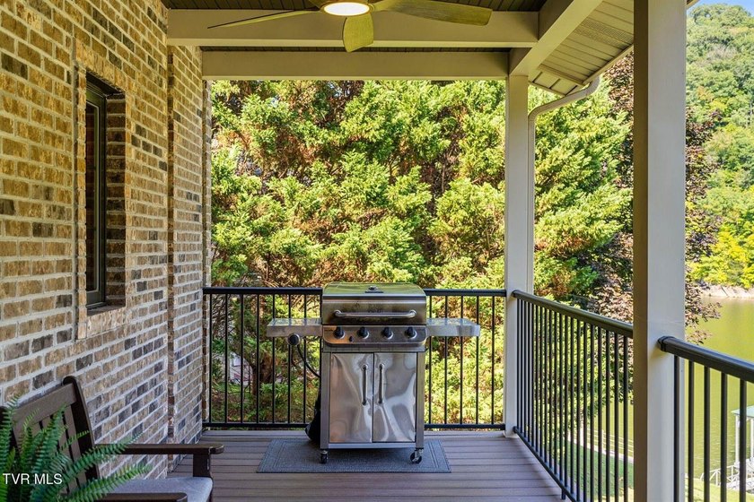 Escape to your own private lakefront sanctuary with nearly 5,000 - photo 30