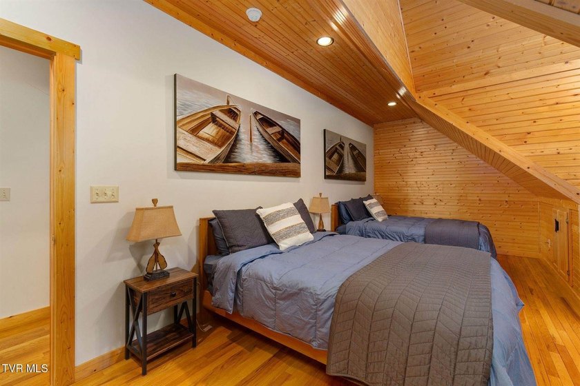 Escape to your own private lakefront sanctuary with nearly 5,000 - photo 53