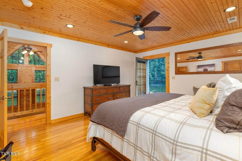 Escape to your own private lakefront sanctuary with nearly 5,000 - photo 57