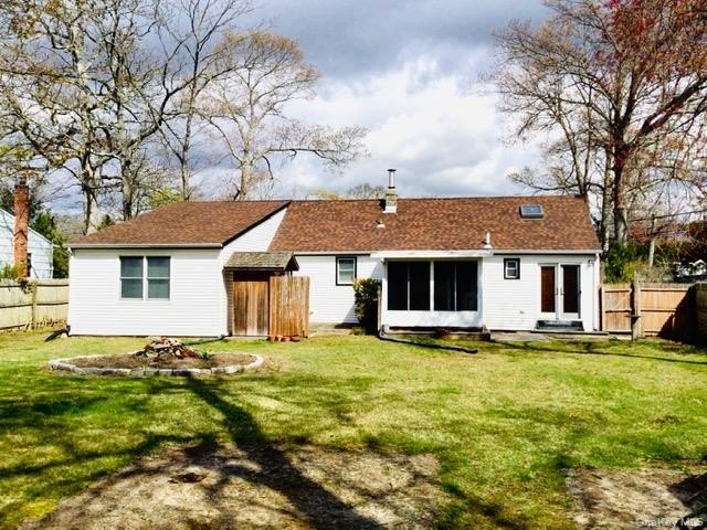 Well-maintained ranch ideally located south of Montauk Highway - photo 16
