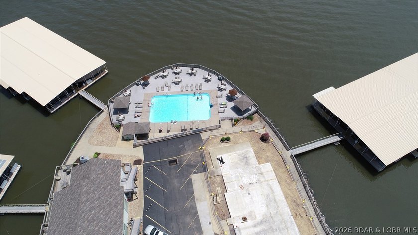 Top-floor, fully remodeled showstopper 1-bedroom condo that - photo 22