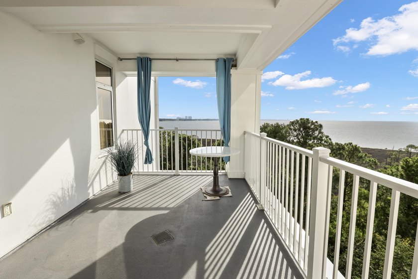 The buyer's condo did not close, so this contract fell through - photo 10