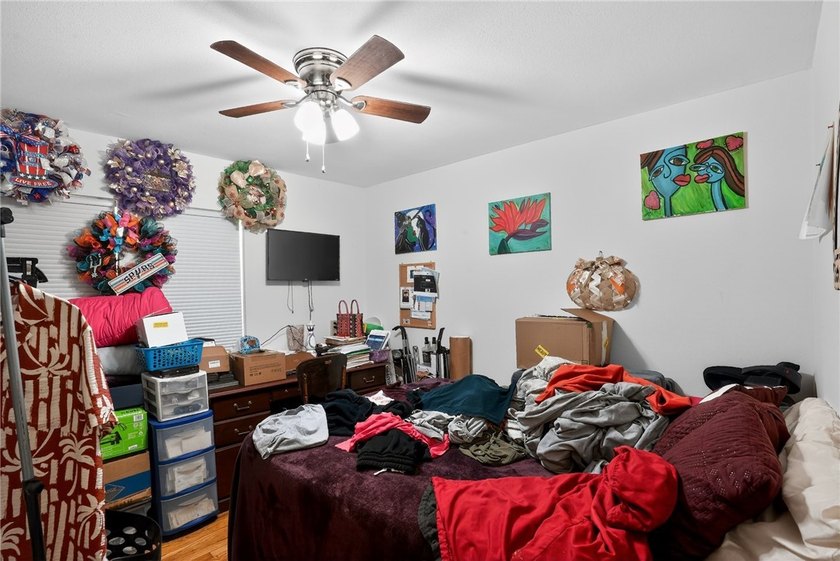 Charming three bed, two bath home with wood floors throughout - photo 20