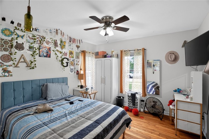 Charming three bed, two bath home with wood floors throughout - photo 28