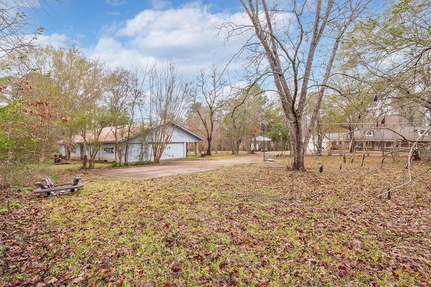Come see this spacious home with Acreage Close to Town! Bonus! - photo 14