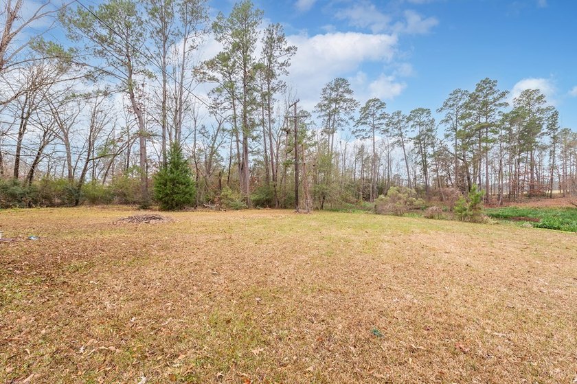 Come see this spacious home with Acreage Close to Town! Bonus! - photo 15