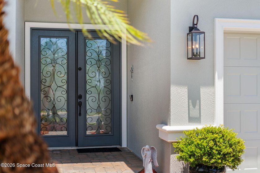 ONE OF A KIND! Space, privacy, and flexibility--all under one - photo 2