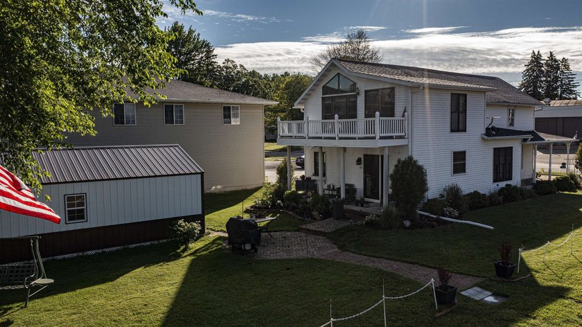 Well-maintained 4-bedroom, 2-bath character home with beautiful - photo 19