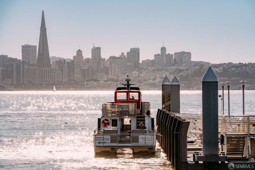 The Residences at Yerba Buena Island offer a rare opportunity to - photo 45