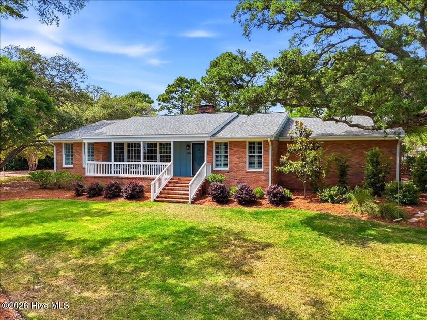 *Pool, 0.65 acre, River Views, Separate Pool House, No HOA, all - photo 3