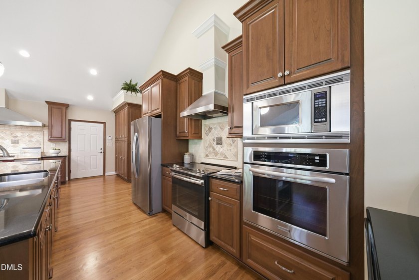 Rare Single-Story Ranch | Hope Valley Country Club. Few - photo 16