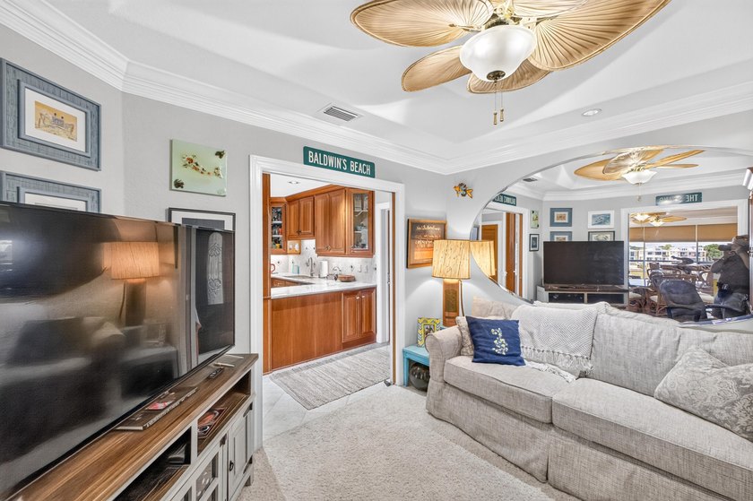 PENTHOUSE - FURNISHED- BOAT SLIP - HARBOR VIEWS! DEEDED BEACH - photo 17