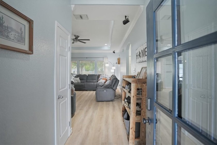 Welcome Home!!! Prepare to fall in love with this beautifully - photo 3